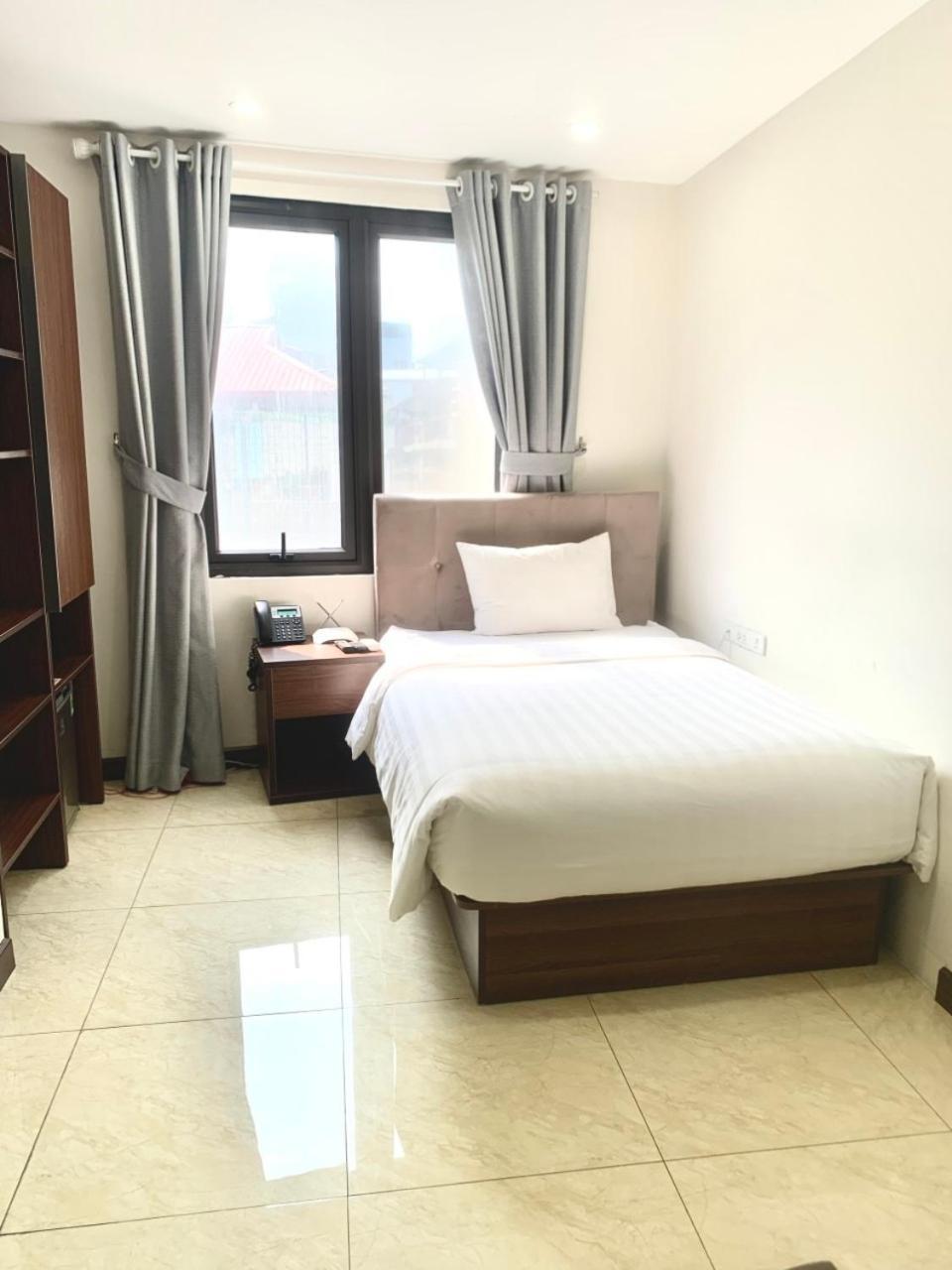 K Business 1 Hotel My Dinh 미딩 Hanoi Bagian luar foto